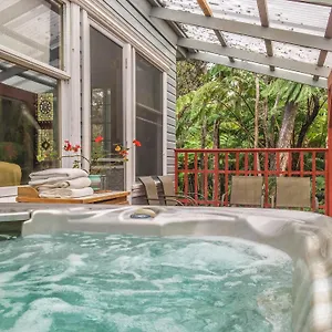 https://hale-nahele.hotelsinhawaii.org